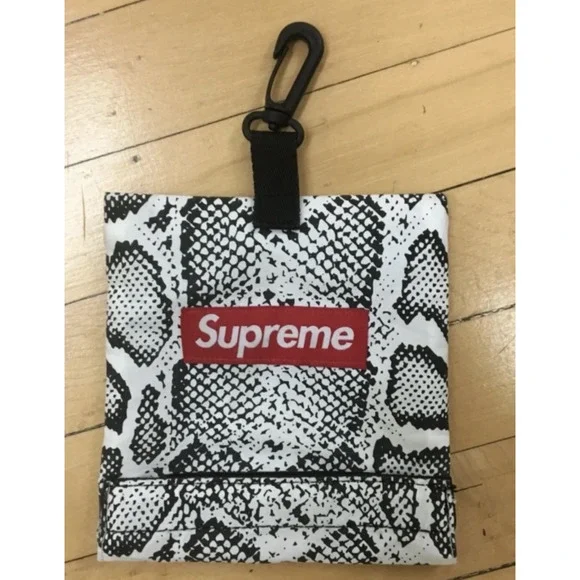 Supreme | Bags | Supreme White Snakeskin Pouch Packable Box  display picture 2